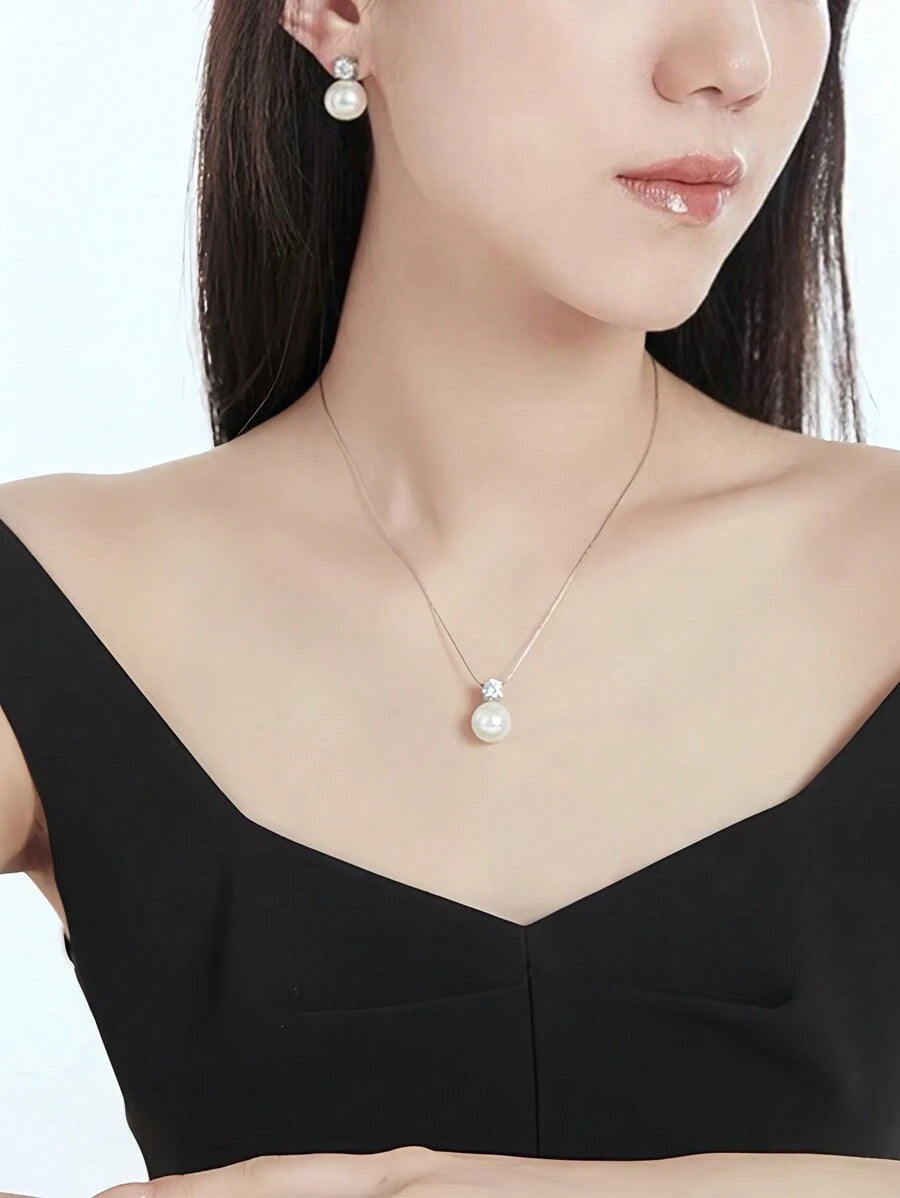 مجموعة قلادة وأقراط بسيطة وأنيقة مزيّنة باللؤلؤ الاصطناعي ب-3 قطع، مناسبة للنساء للارتداء في مناسبات مختلفة مثل الزفاف وفستان العروس وإكسسوارات الزفاف