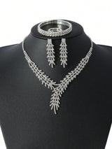 SHEIN طقم 4 قطع كريستال بتصميم تاج (قلادة، أقراط، خاتم، سوار)