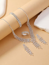 SHEIN طقم 4 قطع كريستال بتصميم تاج (قلادة، أقراط، خاتم، سوار)