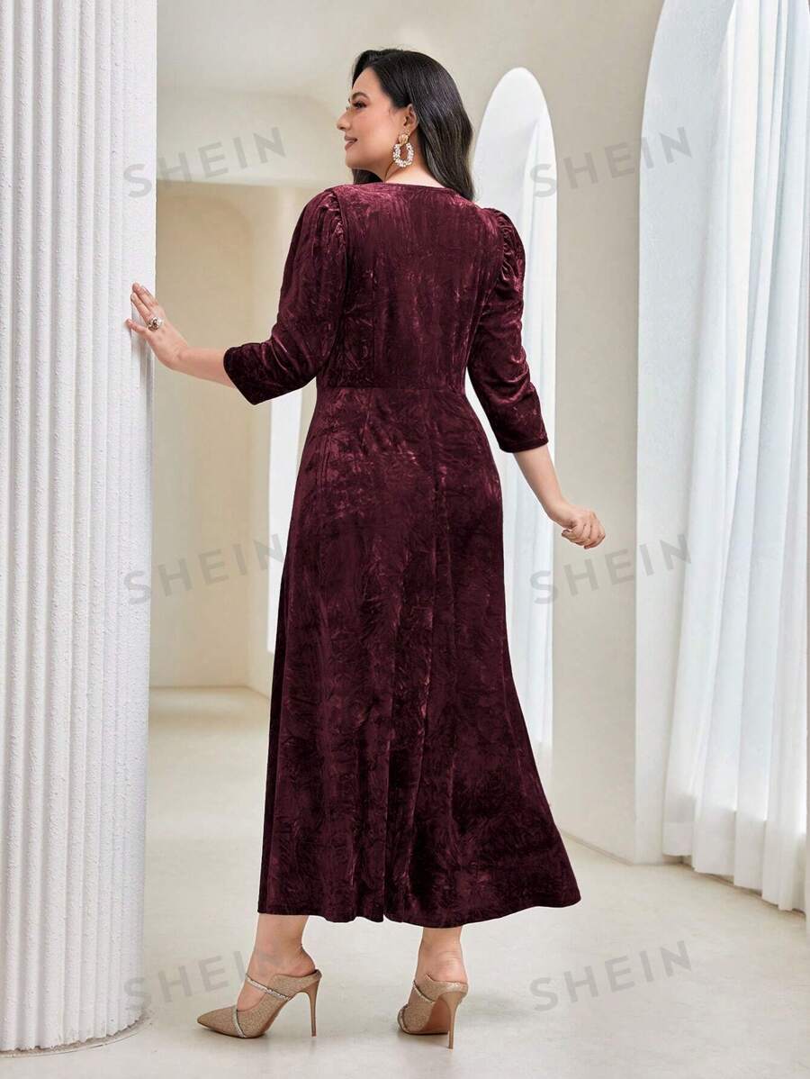 SHEIN Modely فستان أحمر عنابي فاتح بياقة على شكل V عدد 1 قطعة مقاس كبير من القطيفة