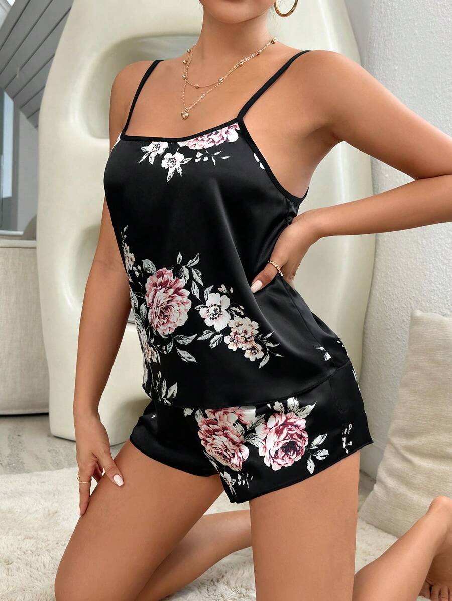 SHEIN طقم بيجامة من الساتان بطبعة الزهور