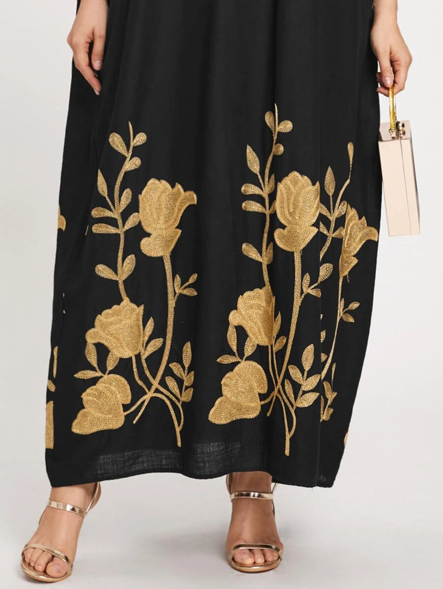 SHEIN فستان تونيك مزين بزهور مقاسات كبيرة