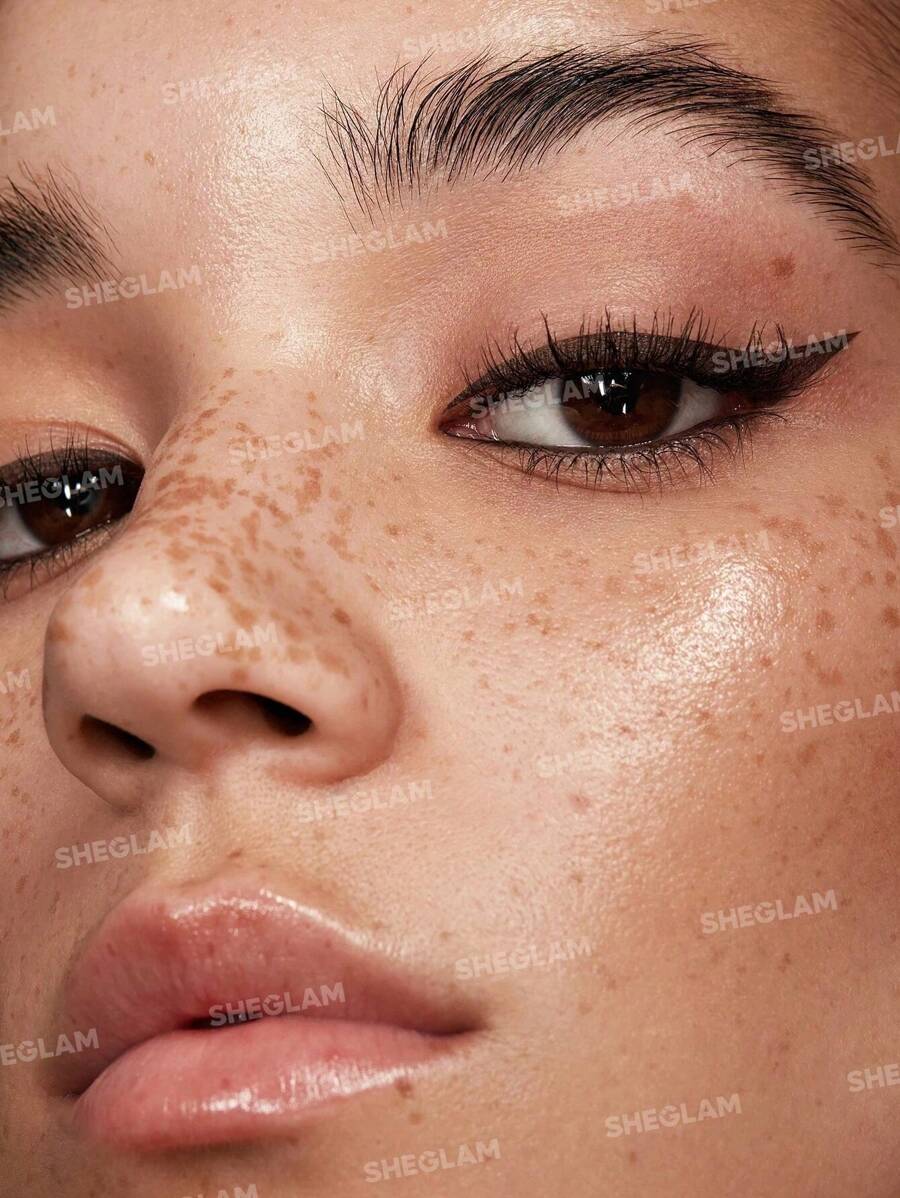 SHEGLAM On Fleek أيلاينر أسود