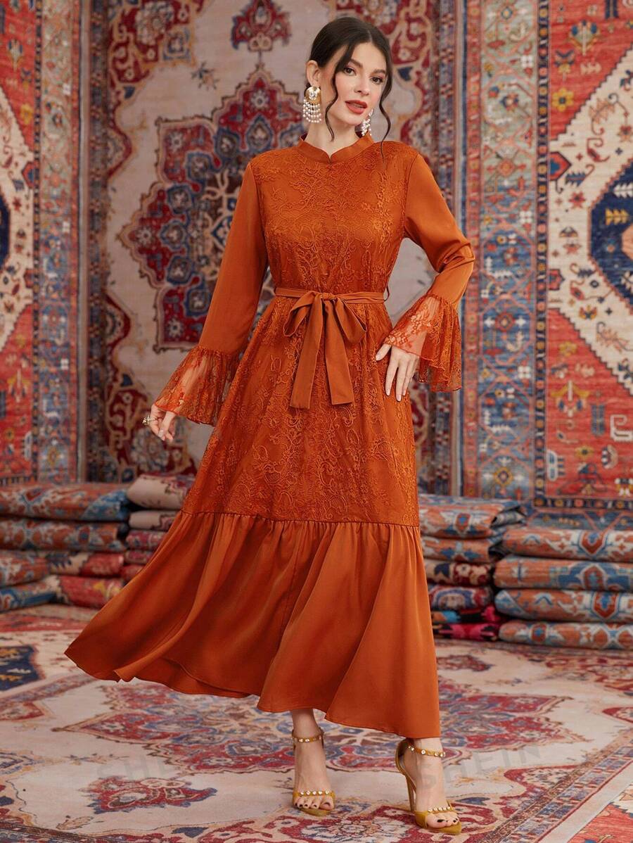SHEIN Najma فستان نسائي بتصميمات مختلفة من الدانتيل وتفاصيل بتموجات الأطراف