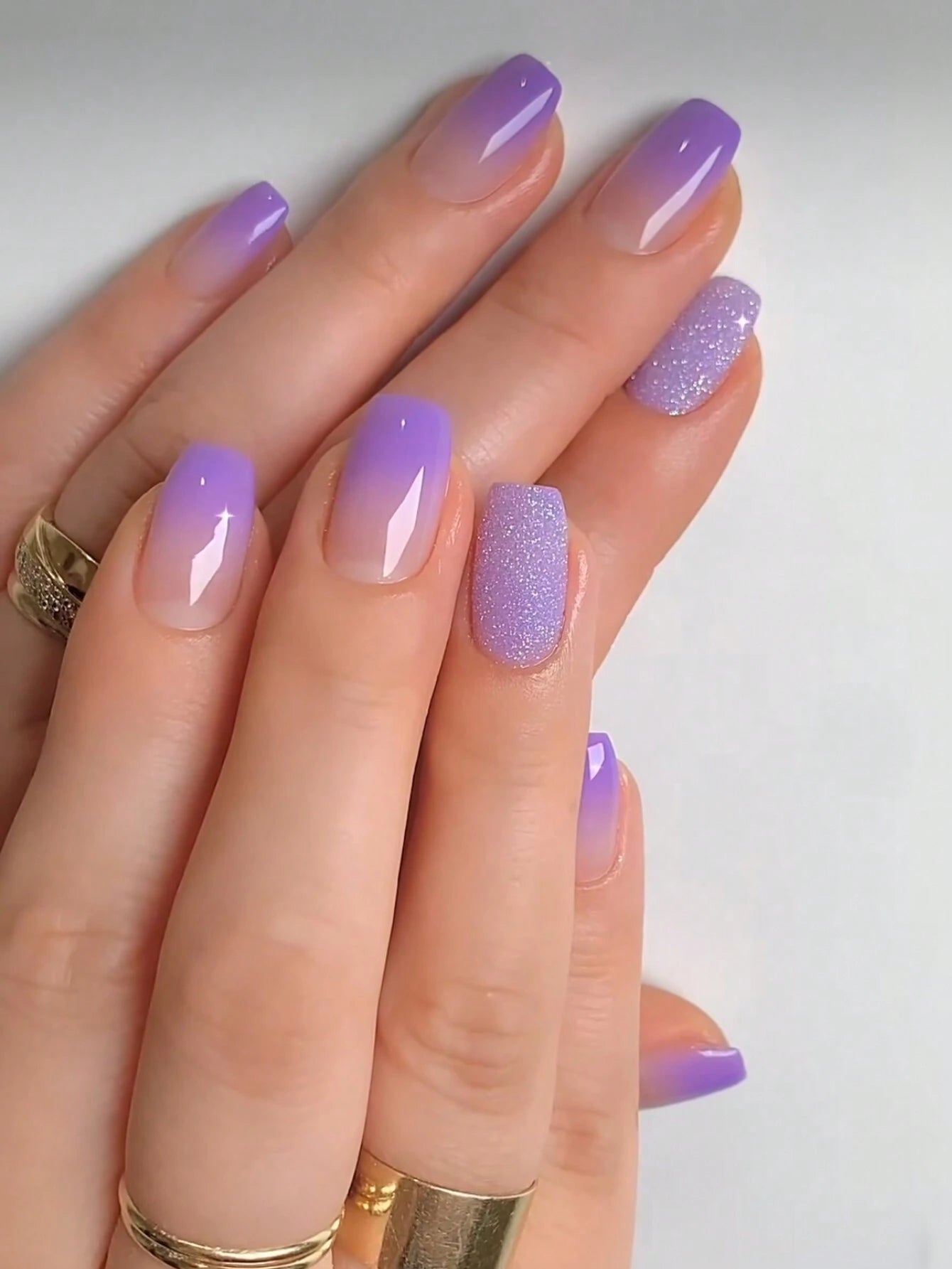 Instantly Elevate Your Look with This Set of 24Pcs Short Ballet Shaped Purple Gradient Pearl Light Glitter Japanese Style Nail Tips, with 1Pc Jelly Gel and One File. Suitable for Parties, Balls, and Daily Wear.