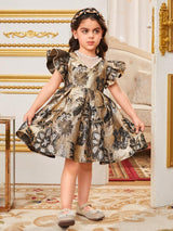 SHEIN Kids فستان بنات مخملي جاكار مزين باللؤلؤ والخرز، ذو أكمام طائرة للفتيات الصغيرات