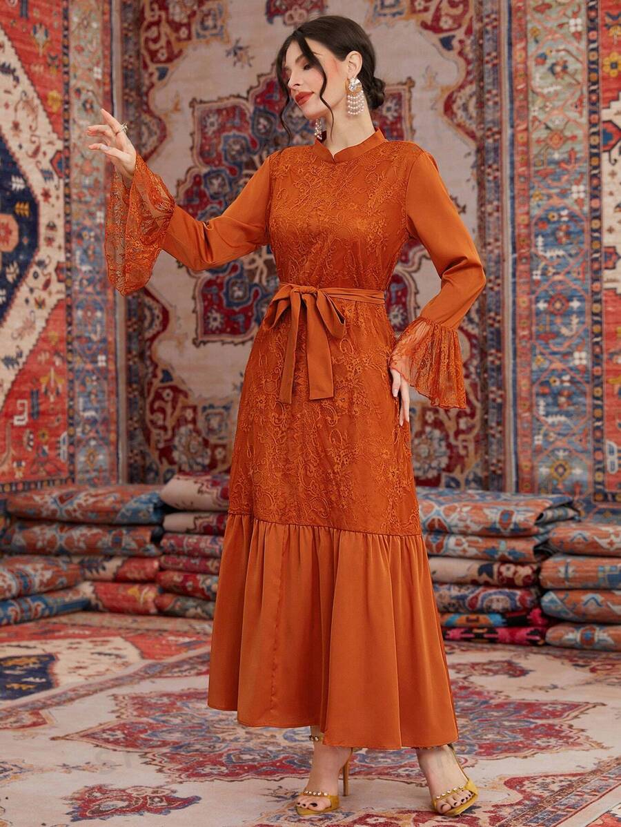 SHEIN Najma فستان نسائي بتصميمات مختلفة من الدانتيل وتفاصيل بتموجات الأطراف