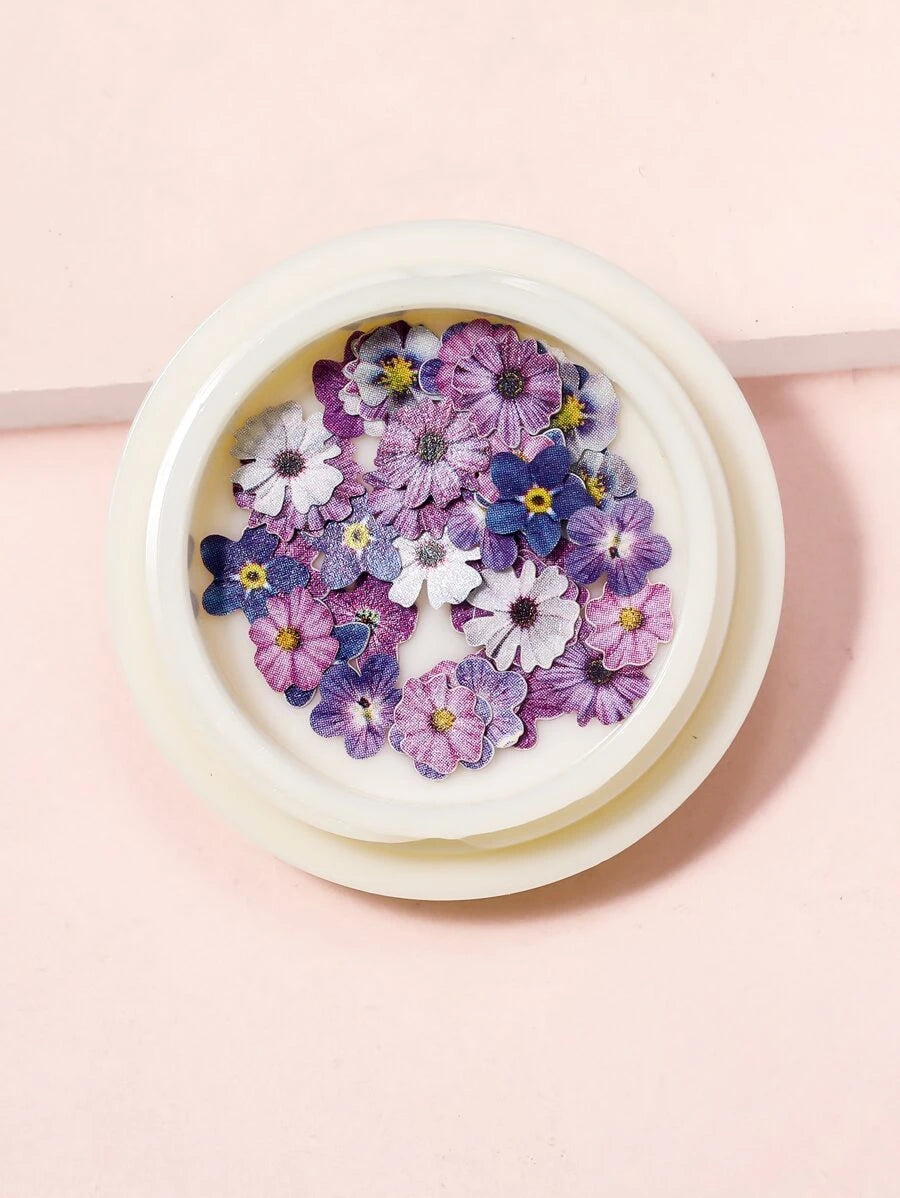 SHEIN علبة زخارف أظافر على شكل زهرة