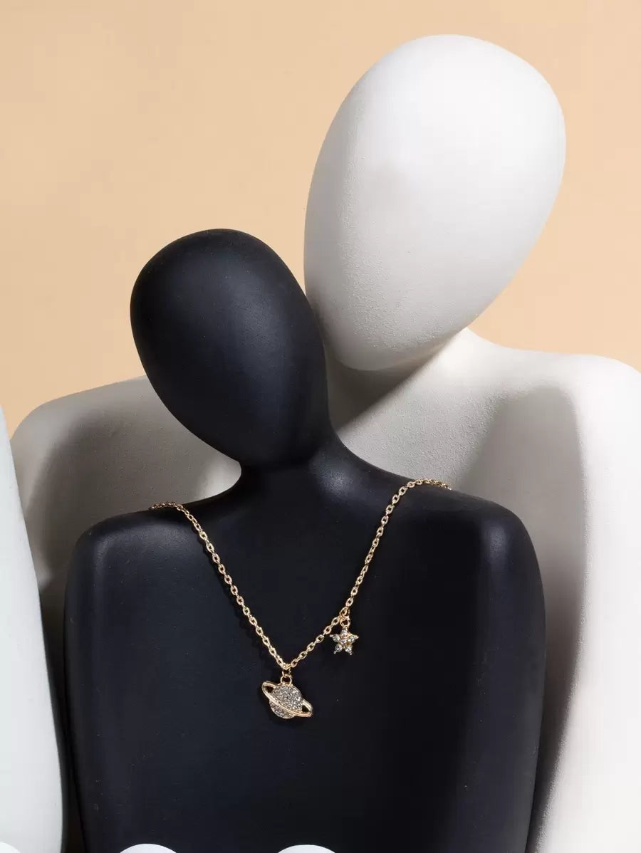 SHEIN قلادة سحر كوكب ذهبية مرصعة بالراين