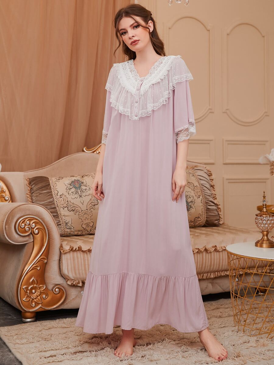 SHEIN PalaceNights فستان نوم طويل من الدانتيل بأزرار أمامية وكشكشة في الذيل