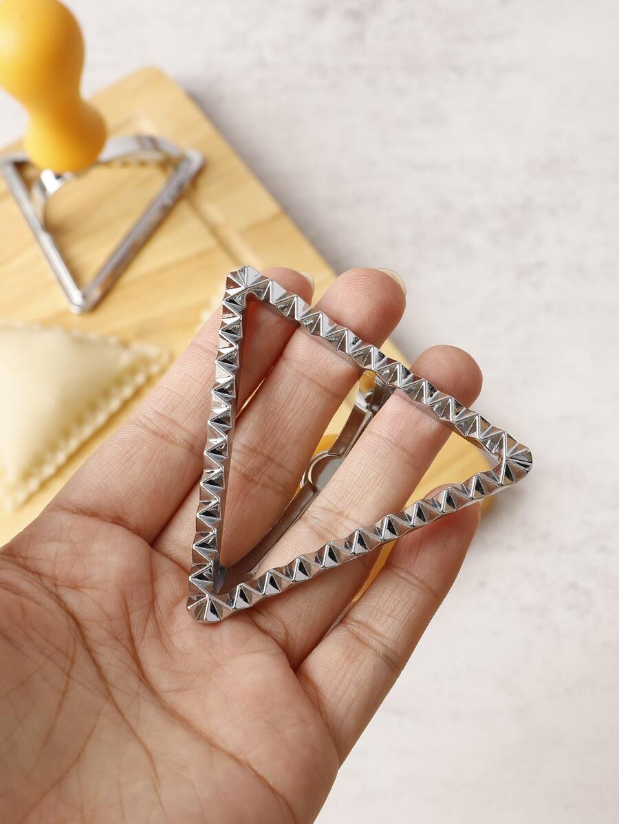 SHEIN قالب زلابية ثلاثي من سبائك الزنك بمقبض خشبي
