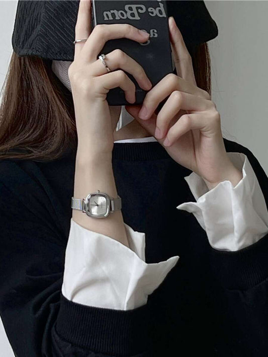 SHEIN ساعة نسائية كوارتز بسوار شبكي