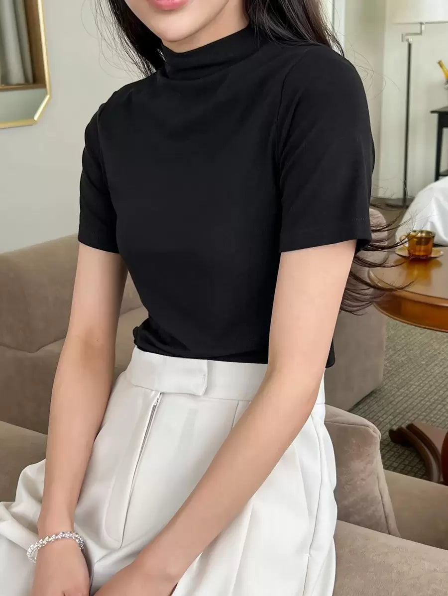 SHEIN DAZY بلوزة سوداء بياقة كولار