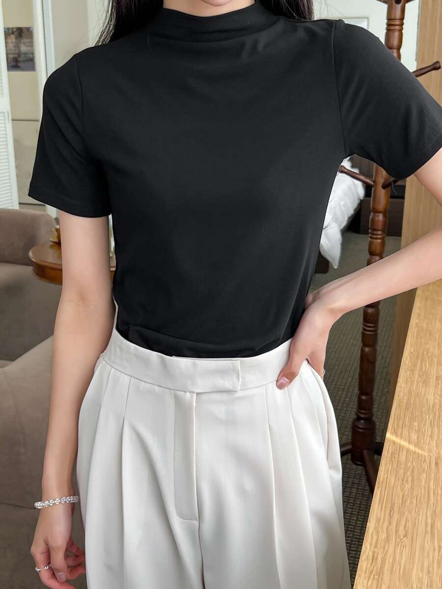SHEIN DAZY بلوزة سوداء بياقة كولار