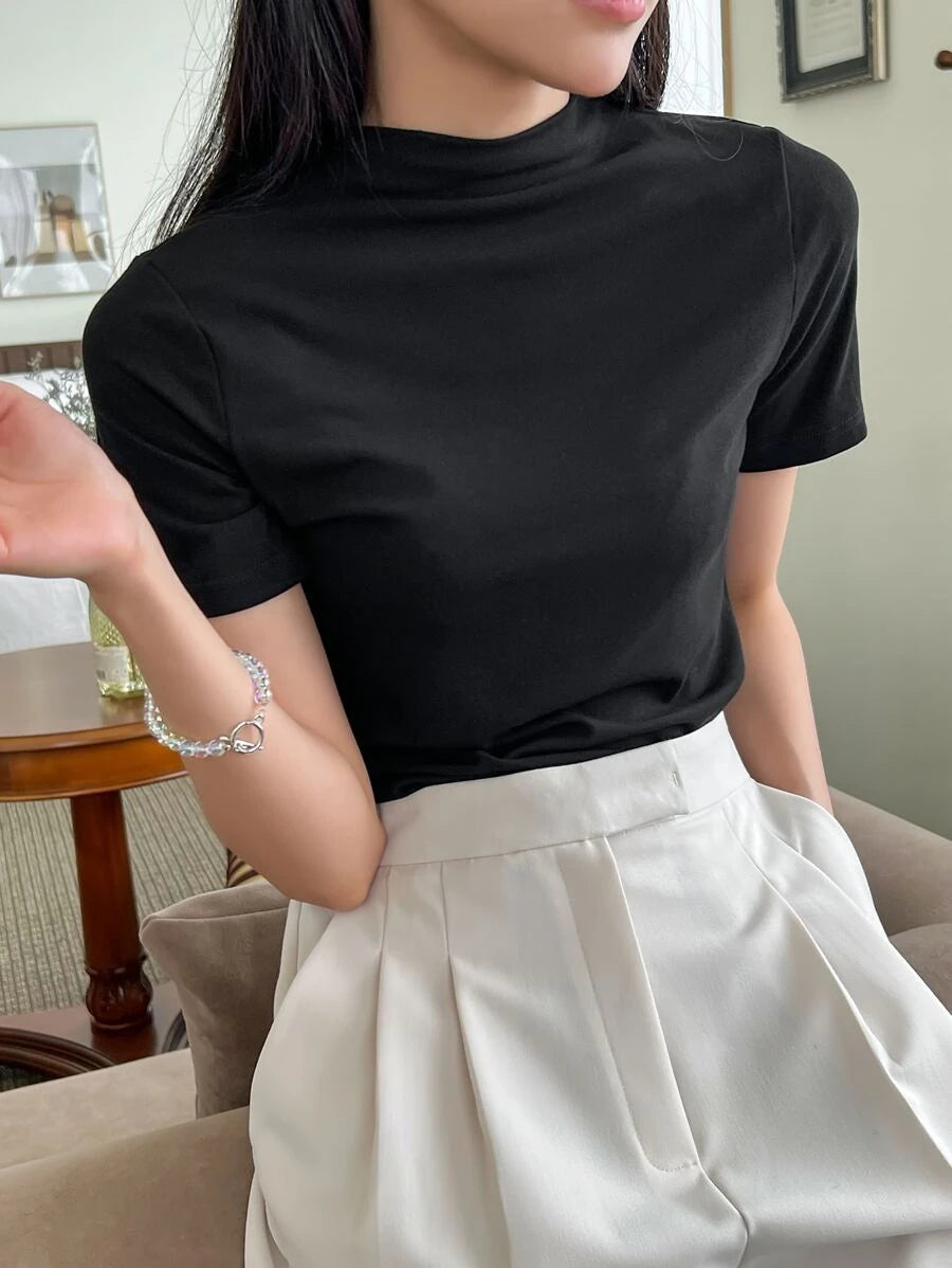 SHEIN DAZY بلوزة سوداء بياقة كولار