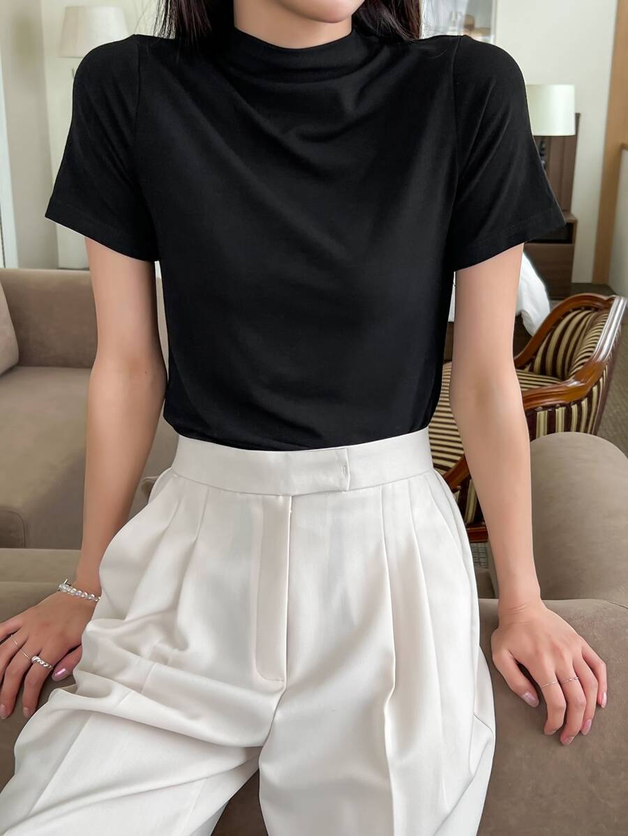 SHEIN DAZY بلوزة سوداء بياقة كولار