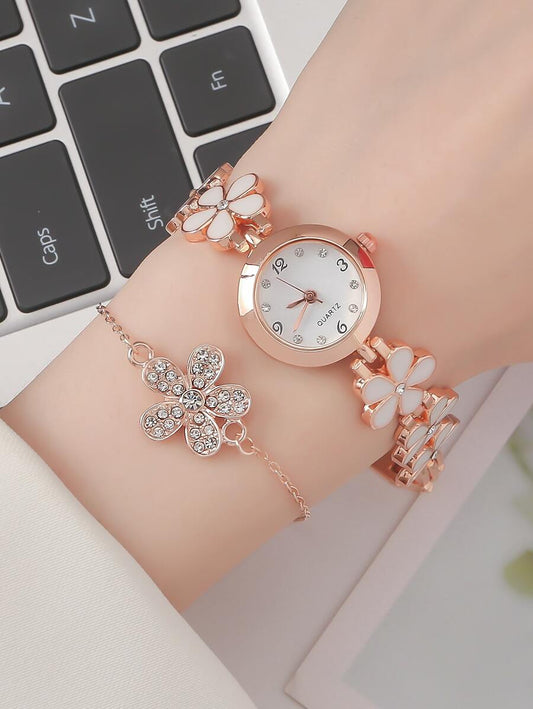 SHEIN ساعة كوارتز مزخرفة بزهرة مع سوار