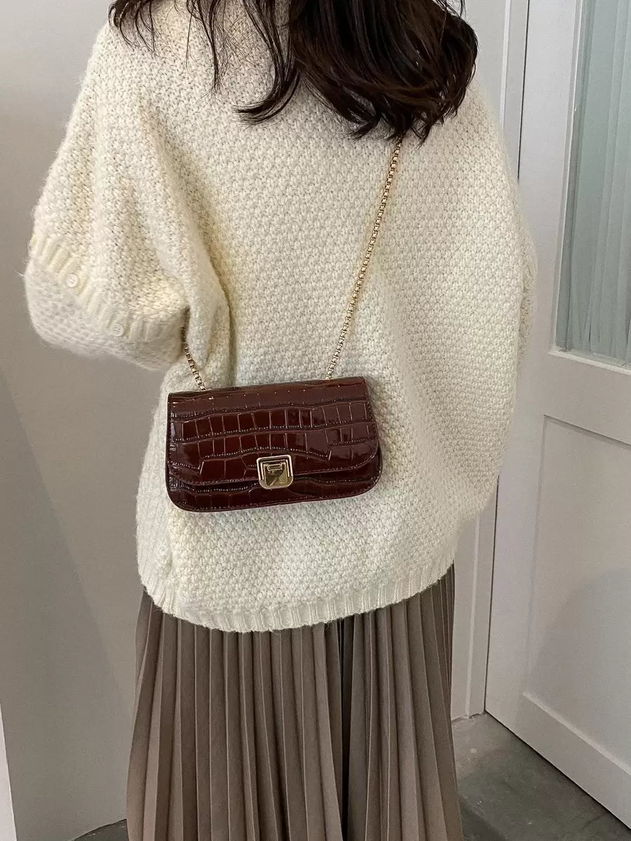 SHEIN حقيبة صغيرة بسلسلة بنمط تمساح