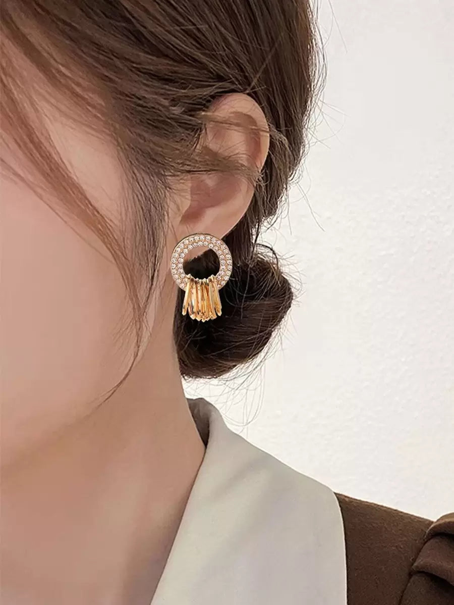 SHEIN زوج أقراط مزينة بحجر الراين بتصميم دائري