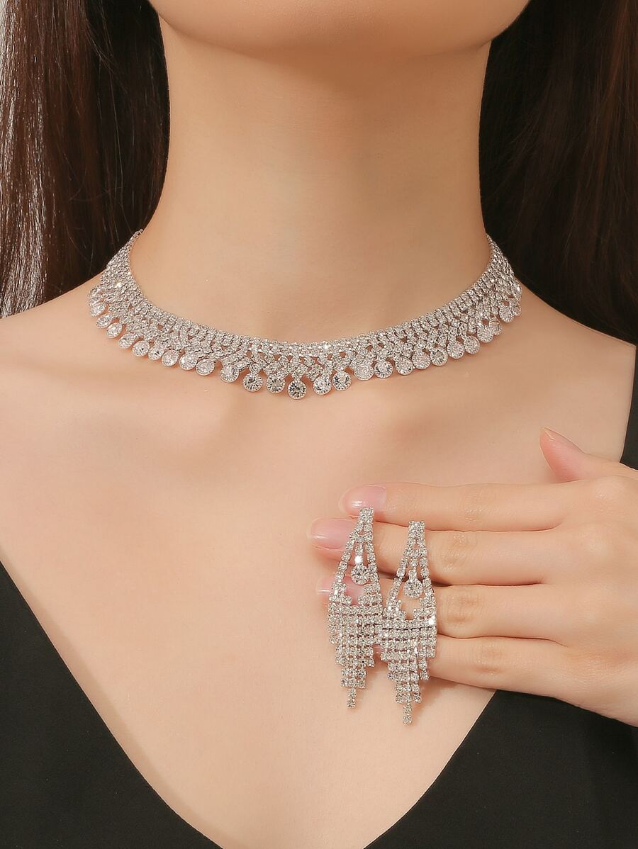 SHEIN طقم مجوهرات فضي قلادة قطرة وأقراط مرصعة بالماس