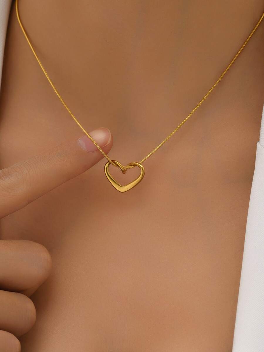 SHEIN قلادة فولاذ مطلية بالذهب عيار 18 قيراط بشكل قلب