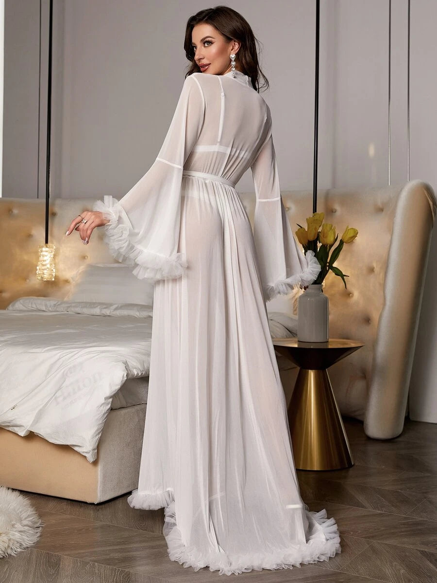 SHEIN Slumberist رداء نوم بأكمام قصيرة مزخرف بالشبك و حزام