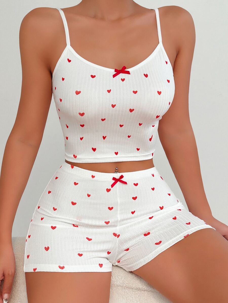 SHEIN طقم بيجامة قطعتين بطبعة قلوب مزين بفيونكة أمامية
