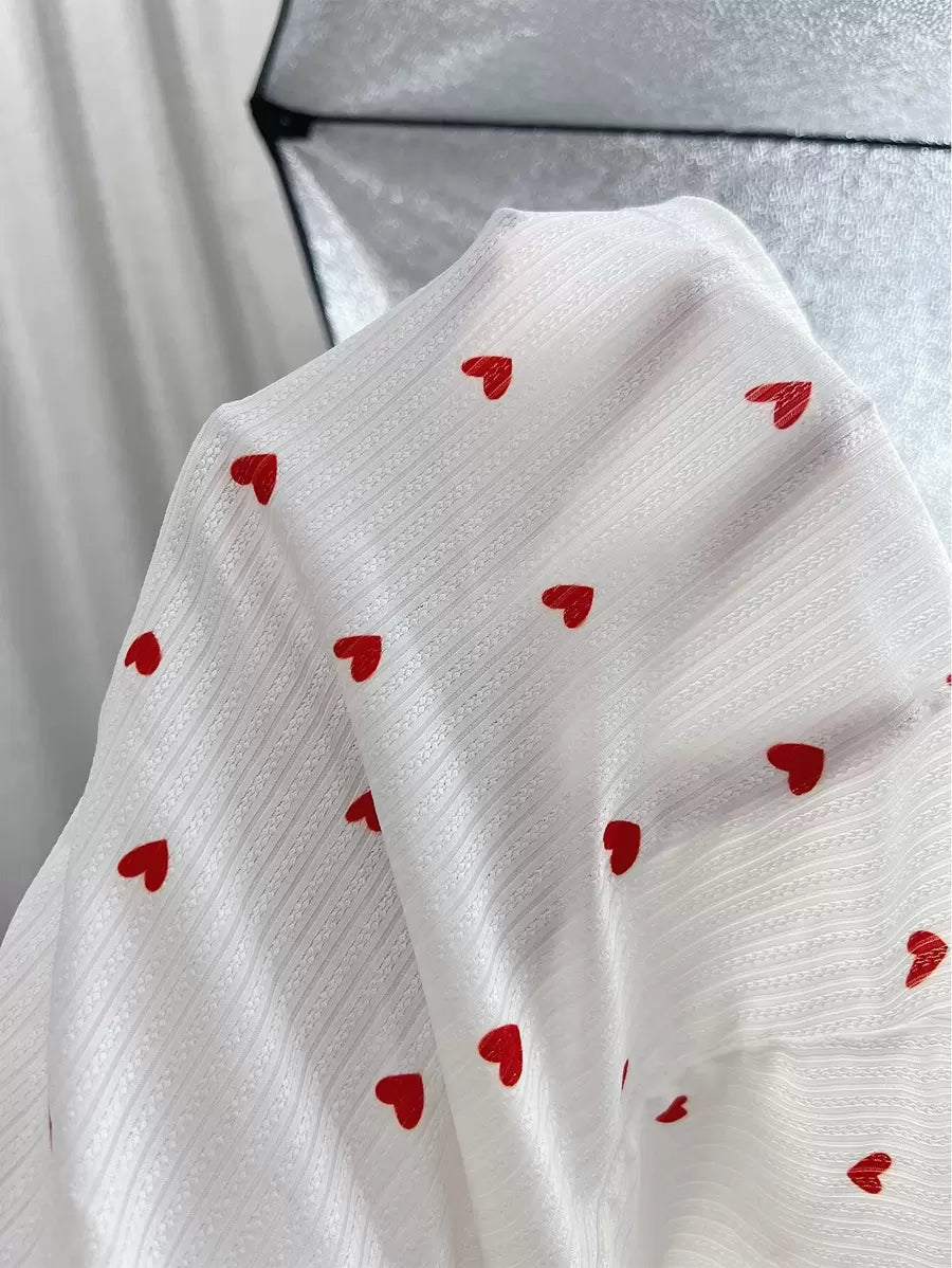 SHEIN طقم بيجامة قطعتين بطبعة قلوب مزين بفيونكة أمامية