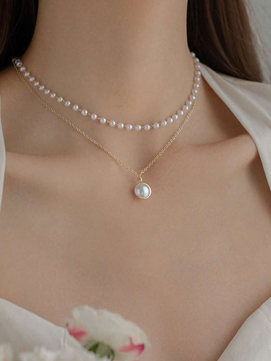SHEIN قلادة بيضاء متعددة الطبقات باللؤلؤ الصناعي