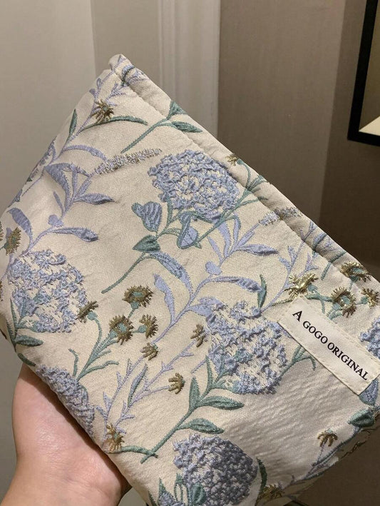 SHEIN حقيبة مكياج مزخرفة بطباعة الزهور