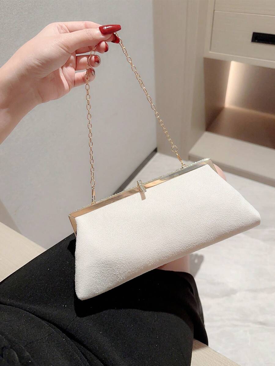 SHEIN حقيبة سهرة مخملية بيضاء مزينة بإغلاق هوك وراين