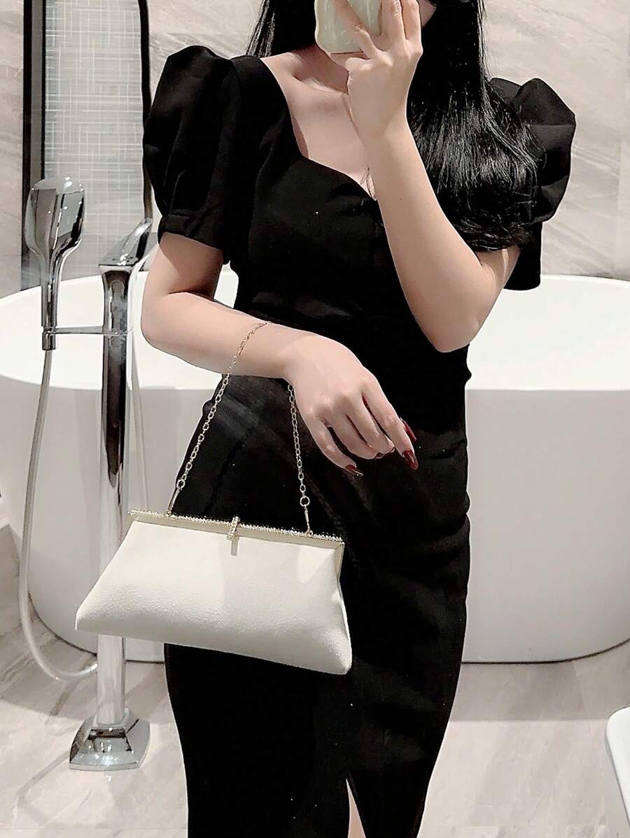 SHEIN حقيبة سهرة مخملية بيضاء مزينة بإغلاق هوك وراين