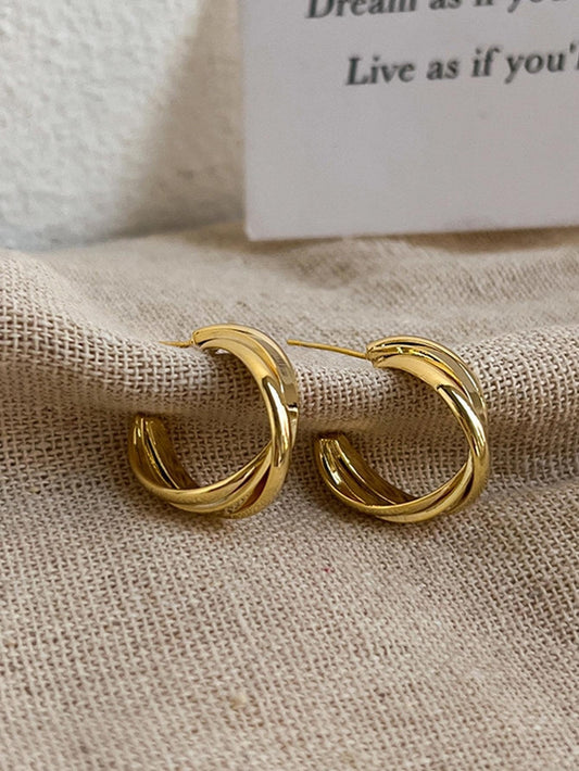 SHEIN eTel LiKe زوج أقراط مسمارية مطوية