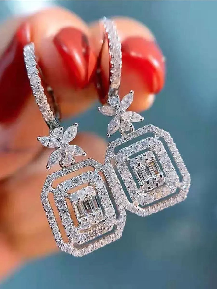SHEIN زوج أقراط مكعبة مزينة بزركونيا