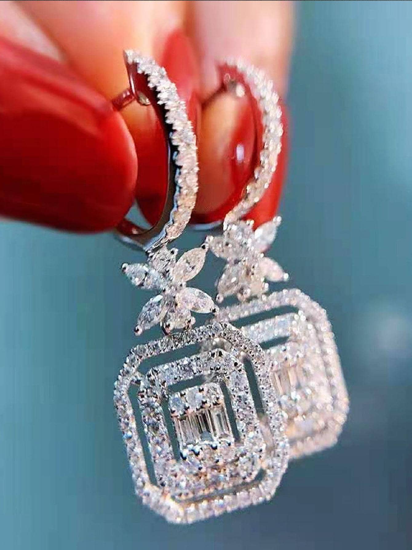 SHEIN زوج أقراط مكعبة مزينة بزركونيا