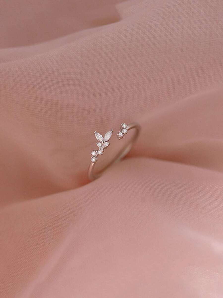 SHEIN خاتم مكعب زركونيا بتصميم فراشة