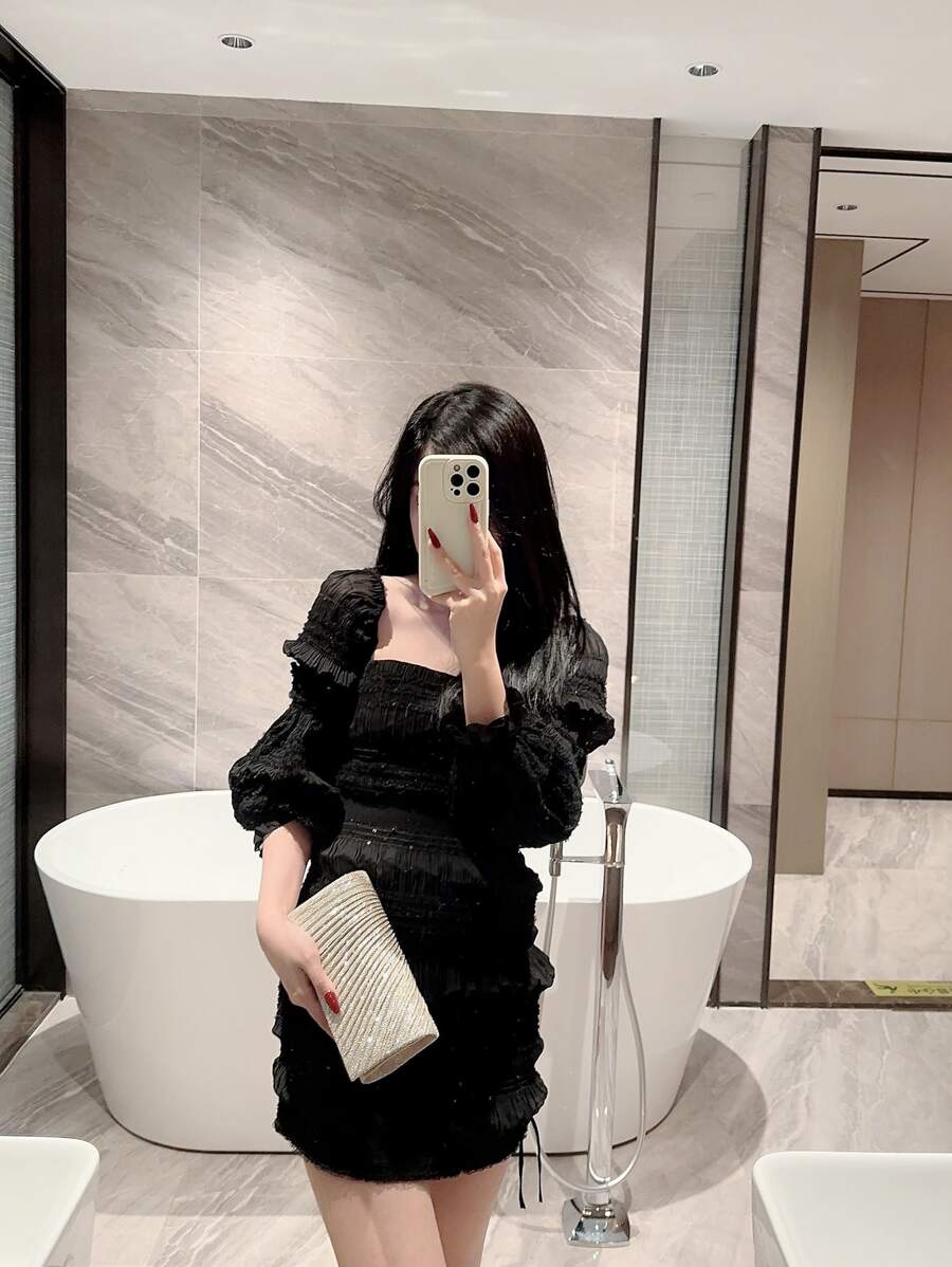 SHEIN حقيبة دلو ذهبية مزينة براينستون