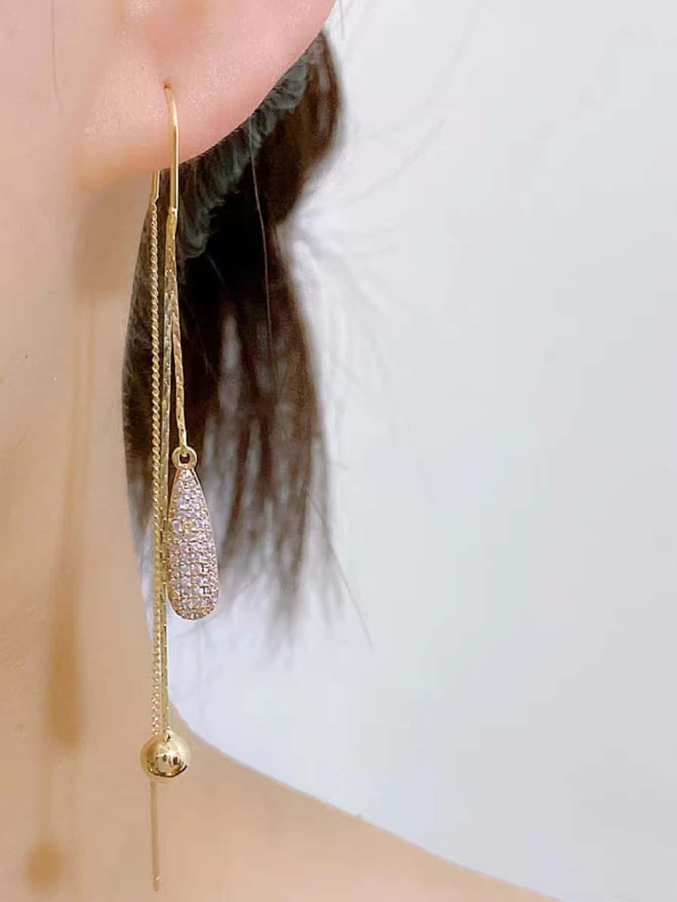 SHEIN زوج أقراط قطرات ماء بحجر الراين وسلسلة طويلة