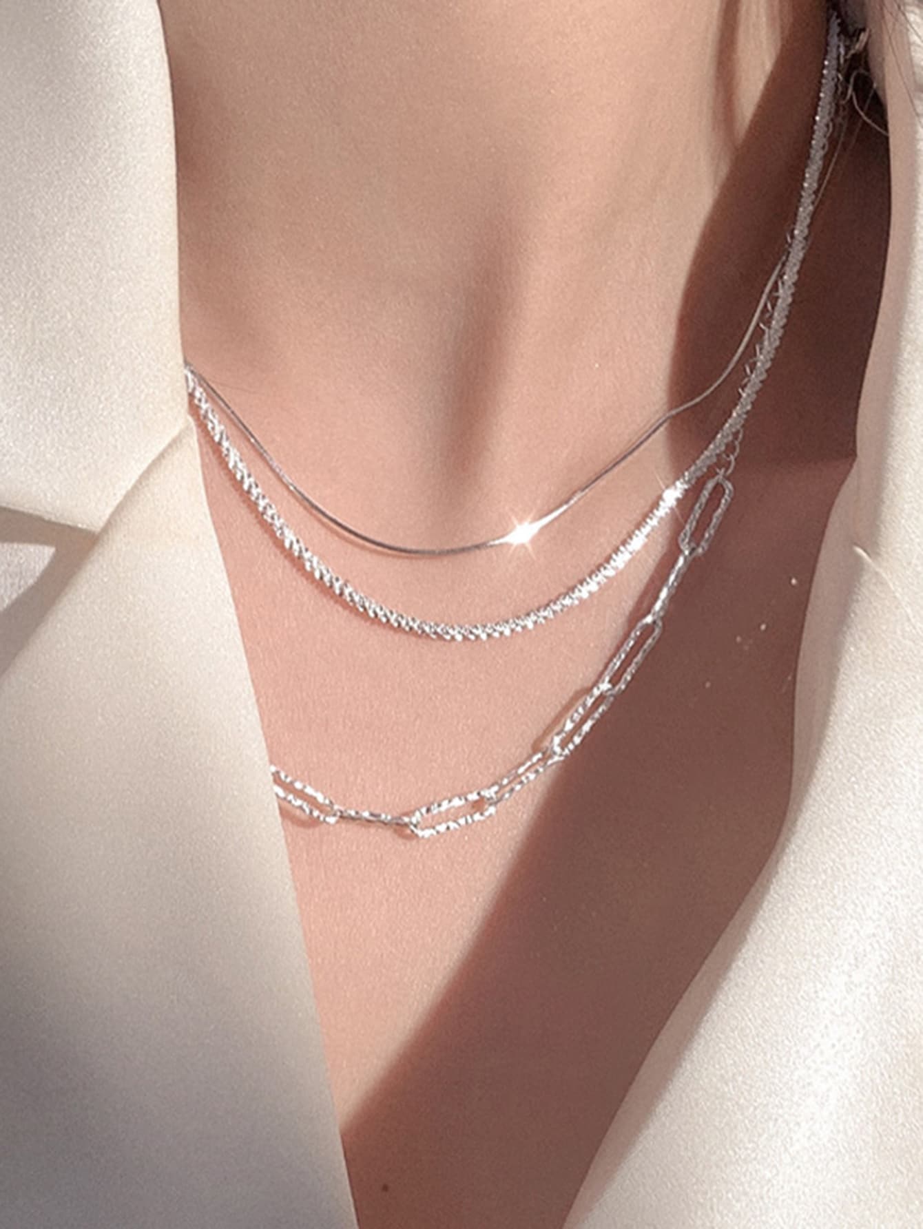 SHEIN طقم 3 قلادات بسيطة وعصرية
