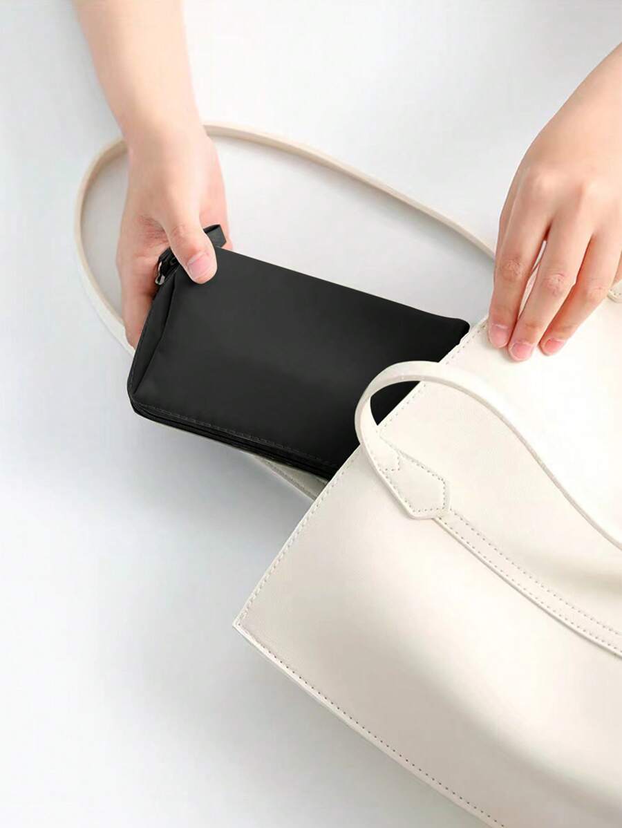 SHEIN حقيبة مكياج سوداء مع حامل أحمر شفاه