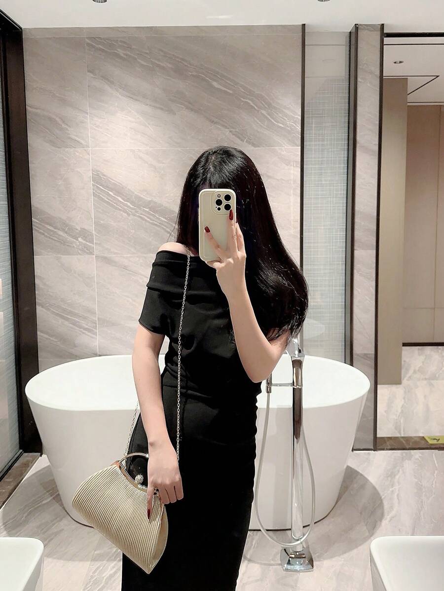 SHEIN حقيبة جرار مزينة براين ستون وخرز لؤلؤ