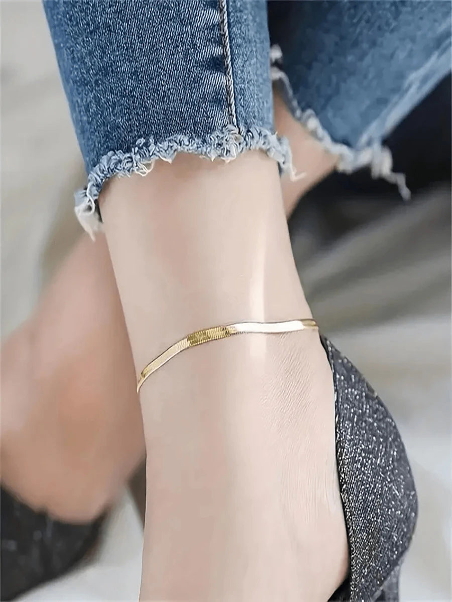 SHEIN سلسلة كاحل فولاذية ذهبية بشكل شفرة