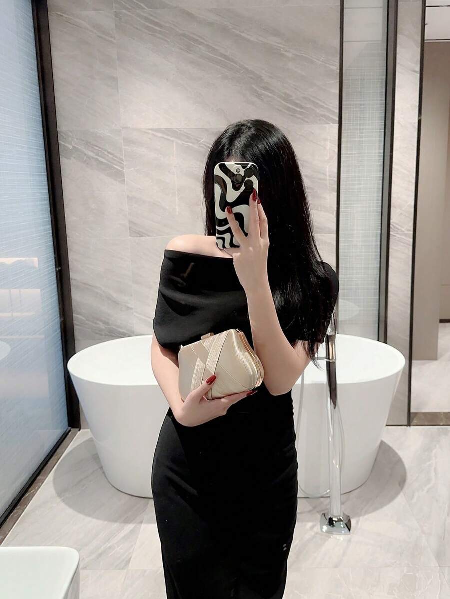 SHEIN حقيبة دلو ذهبية صغيرة مزينة بالراين وخرز بسحاب للحفلات