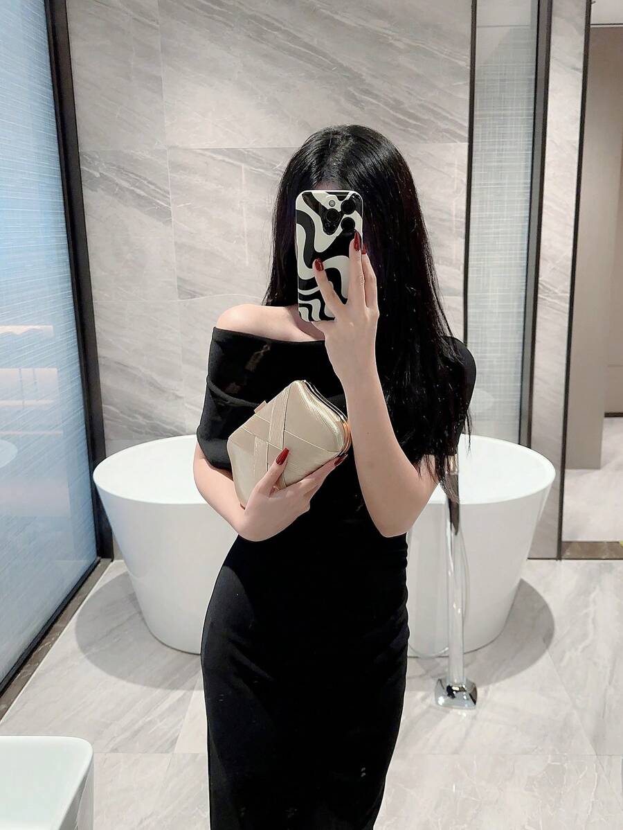 SHEIN حقيبة دلو ذهبية صغيرة مزينة بالراين وخرز بسحاب للحفلات