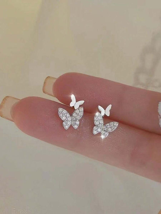 SHEIN زوج أقراط جناح فراشة لامعة