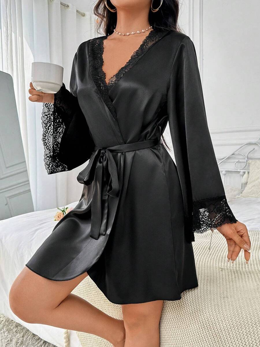 SHEIN رداء حمام مزين بالدانتيل مع حزام الخصر