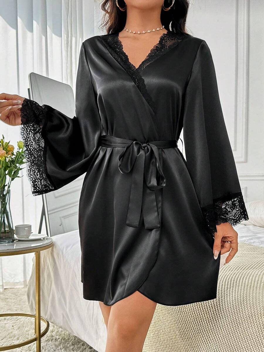 SHEIN رداء حمام مزين بالدانتيل مع حزام الخصر