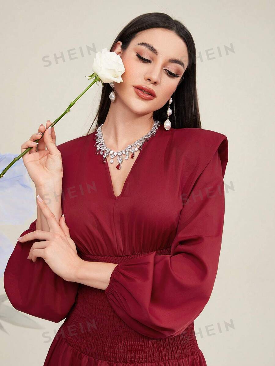 SHEIN Modely فستان رقبة على شكل حرف V مع أكمام فانوس وألواح ناهضة باللون الأحمر البرغندي