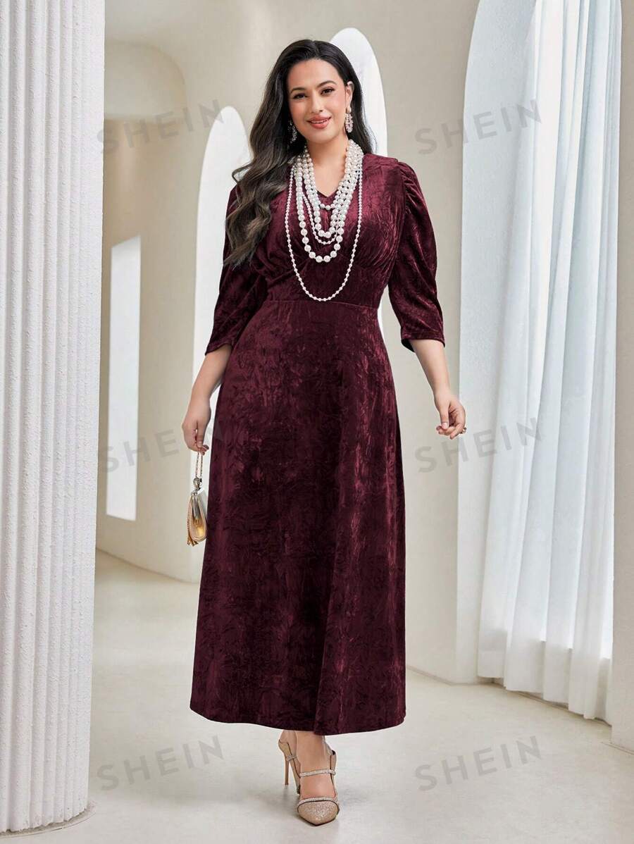 SHEIN Modely فستان أحمر عنابي فاتح بياقة على شكل V عدد 1 قطعة مقاس كبير من القطيفة