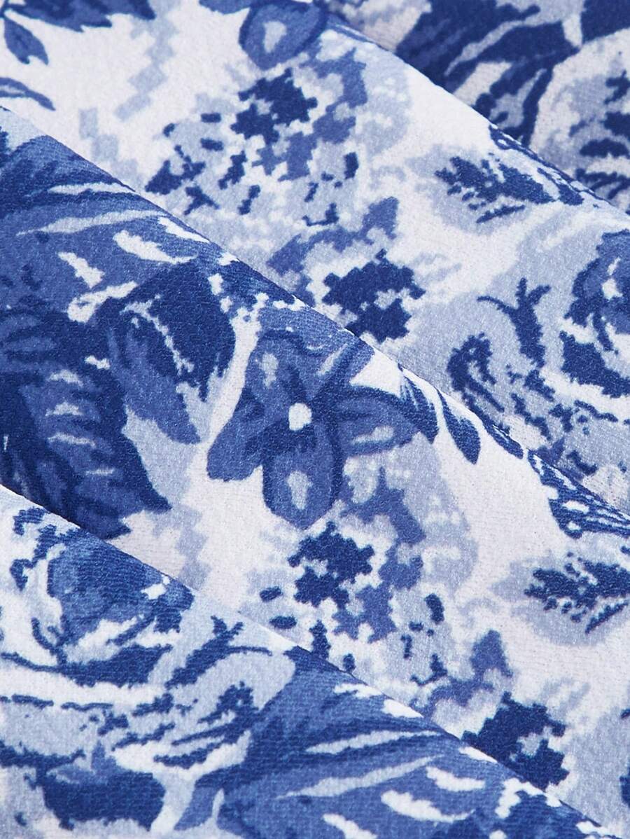 SHEIN MOD فستان قصير بعقدة خصر شريط أبيض وأزرق وطباعة زهرية